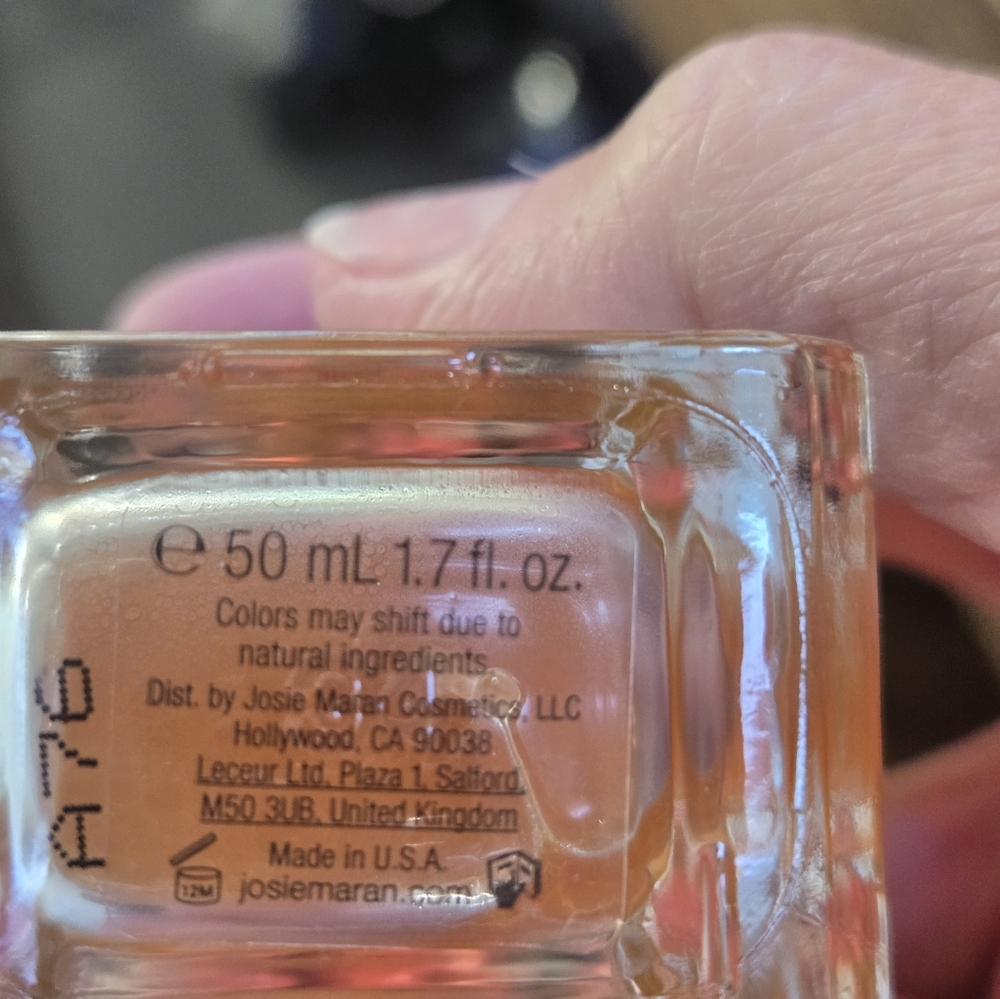 Josie Maran Sweet Holly Fragrance with Pink Cap - Picture 6 of 8
